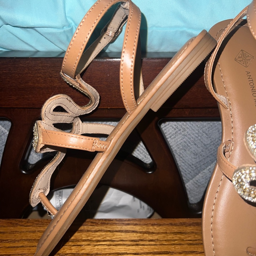 NWT Women's Tan Antonio Melani Sandals with Rhinestone Snake Design - Picture 2 of 3